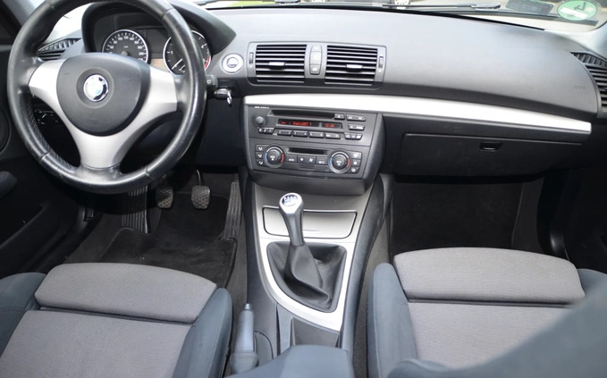 BMW Seria 1 cena 11500 przebieg: 303880, rok produkcji 2005 z Kraków małe 56